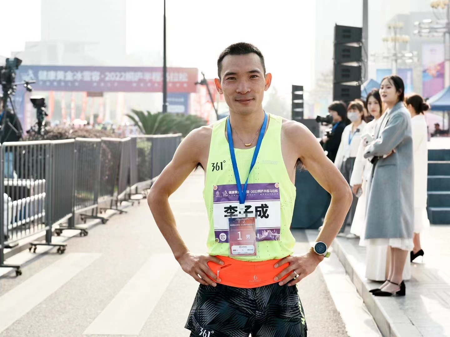 ����ȫ���o������f�\�ӆT���ӳ�ͩ�]���R�Z��